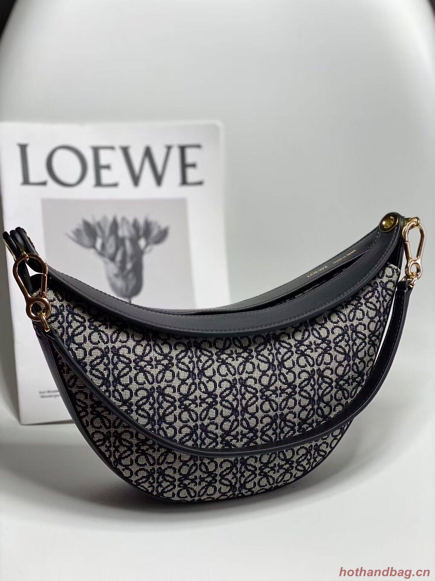 Loewe Original Leather Shoulder Handbag 3073 Black Embroidery Loewe Original Leather Shoulder Handbag 3073 Black Embroidery