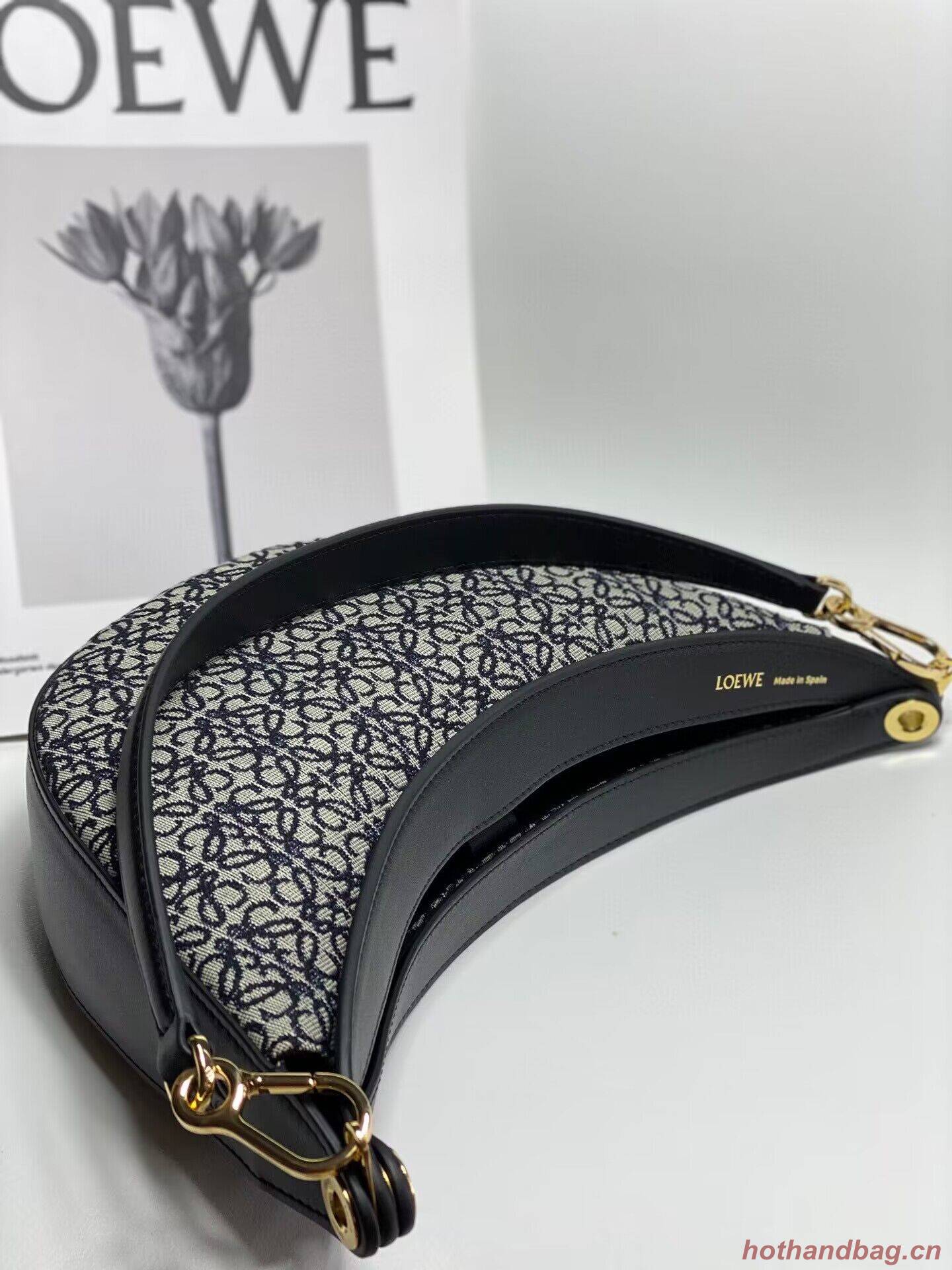 Loewe Original Leather Shoulder Handbag 3073 Black Embroidery Loewe Original Leather Shoulder Handbag 3073 Black Embroidery