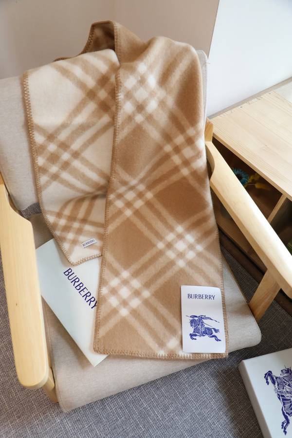 Burberry Scarf BBC00177 Burberry Scarf BBC00177