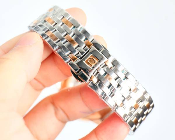Omega Watch OMW00863-1