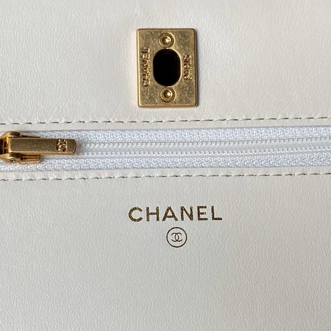 Chanel CLUTCH WITH CHAIN AP4062 white
