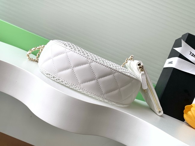 Chanel Chain handbag AP4573 white