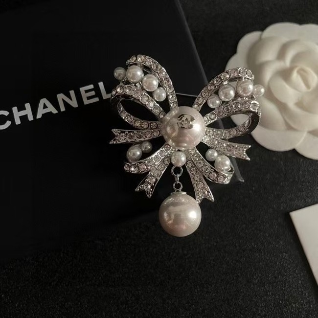 Chanel brooch CE16551