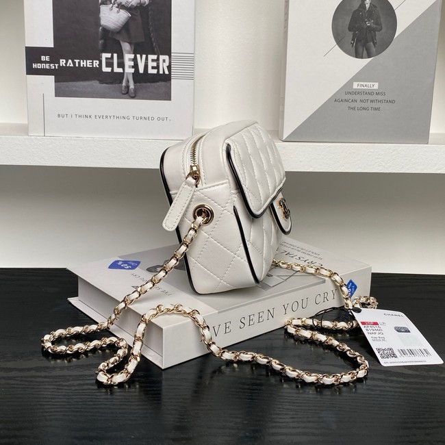 Chanel CLUTCH WITH CHAIN AP4516 White & Black