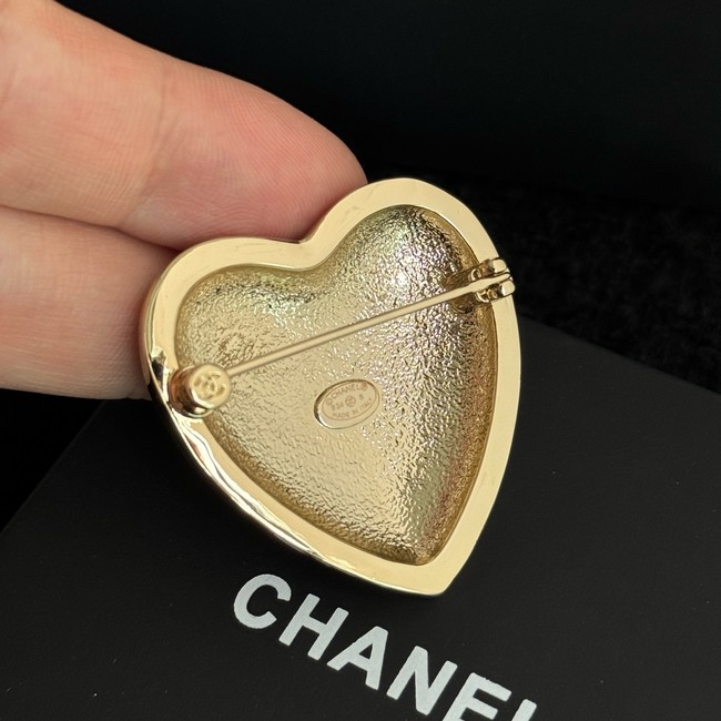 Chanel brooch CE16603