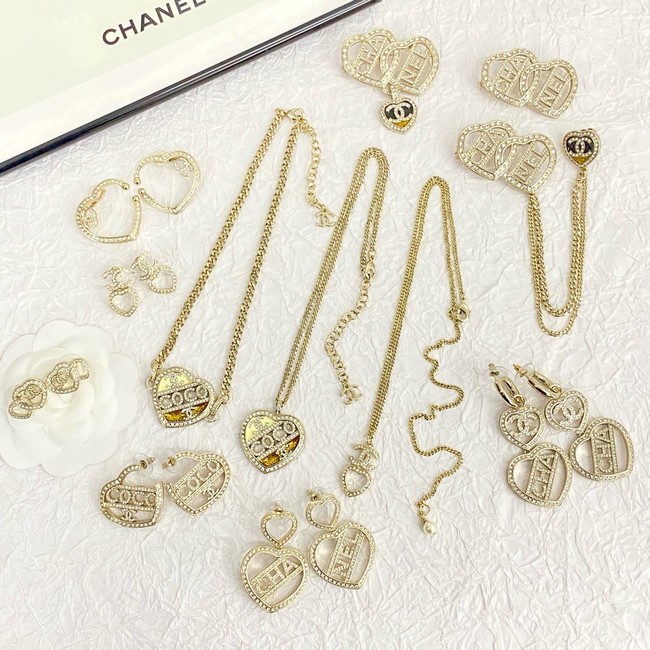 Chanel necklace CE16591