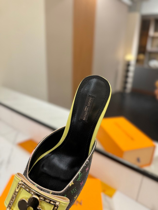 Louis Vuitton Slippers 45001-3