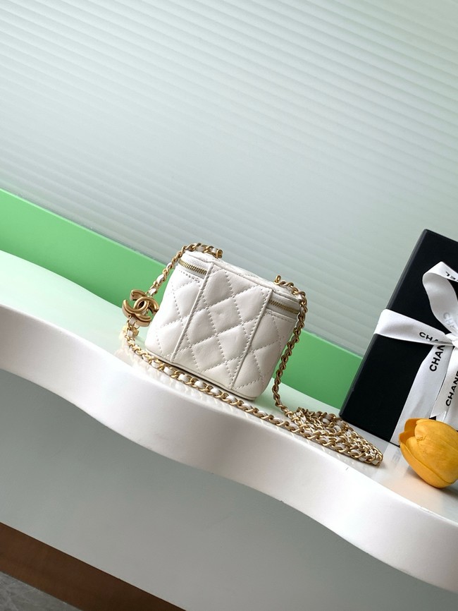 CHANEL Lambskin Small Vanity with Chain AP3941 white