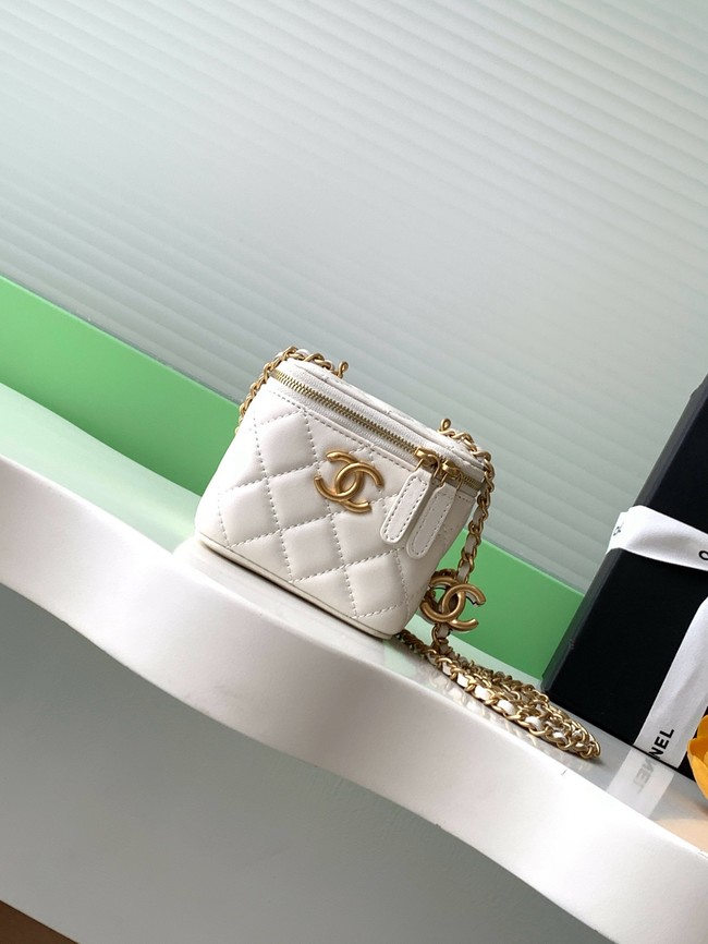 CHANEL Lambskin Small Vanity with Chain AP3941 white