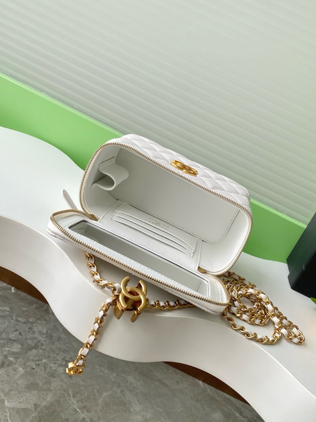 CHANEL MINI CLUTCH Grained Calfskin AP3940 white
