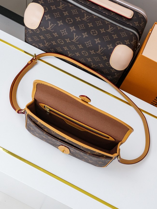 Louis Vuitton Monogram Canvas M42248 brown