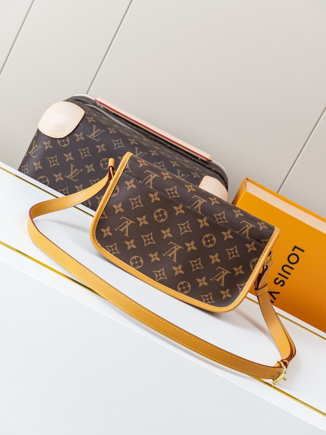 Louis Vuitton Monogram Canvas M42248 brown