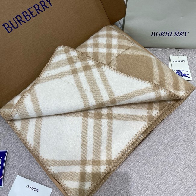 Burberry Cashmere cape 06398