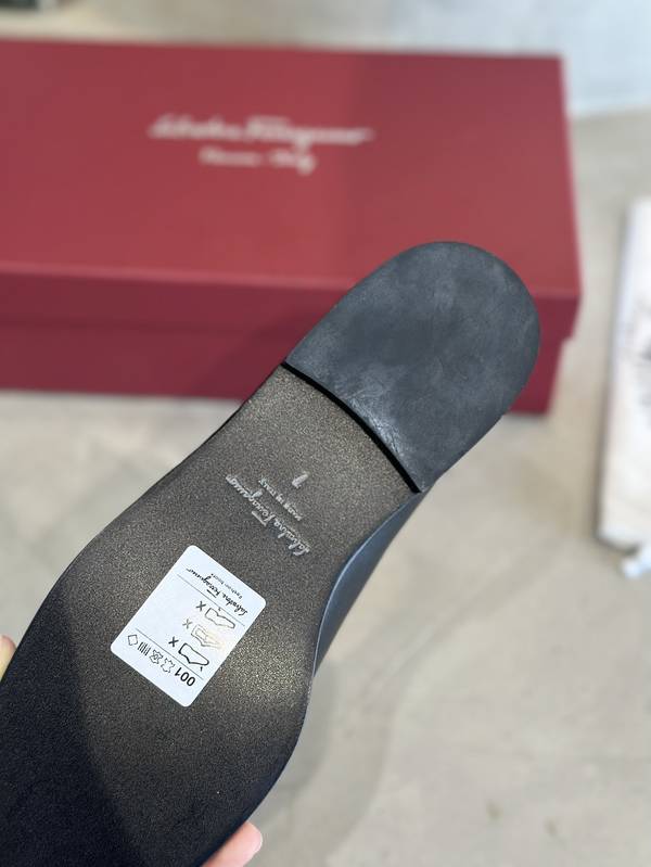 Ferragamo Shoes FMS00095