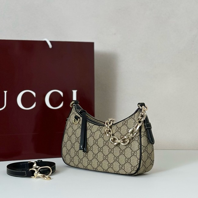 Gucci GG Emblem small shoulder bag 847447 black