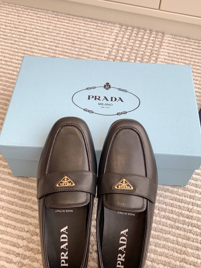 Prada leather loafers 87199-7