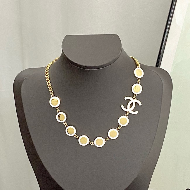 Chanel necklace CE81822