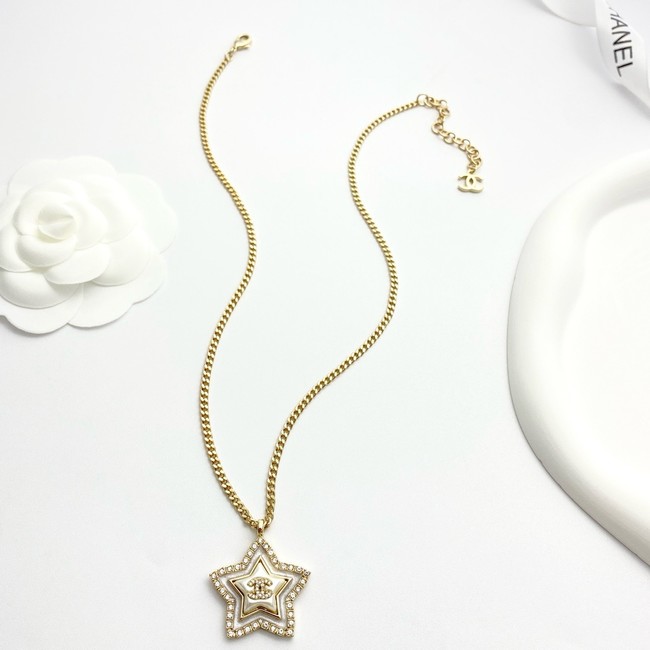 Chanel necklace CE81825