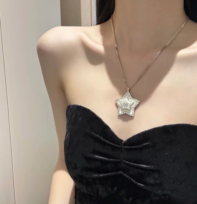 Chanel necklace CE81825