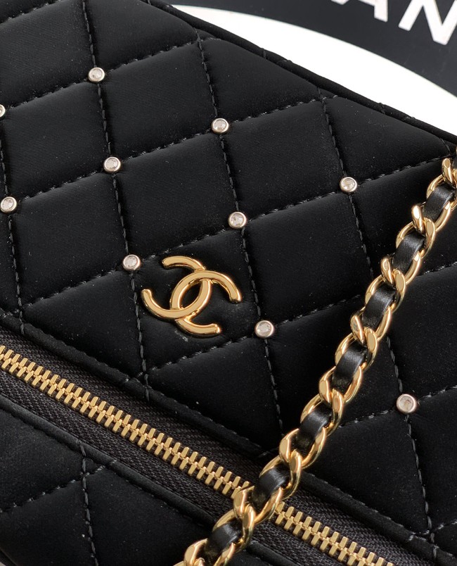 Chanel Vanity with Chain 26C AP4860 black