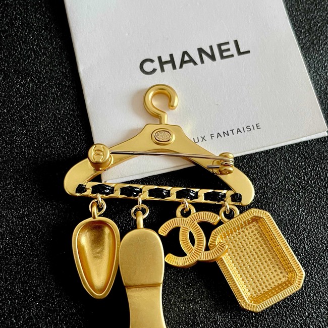 Chanel brooch CE81980