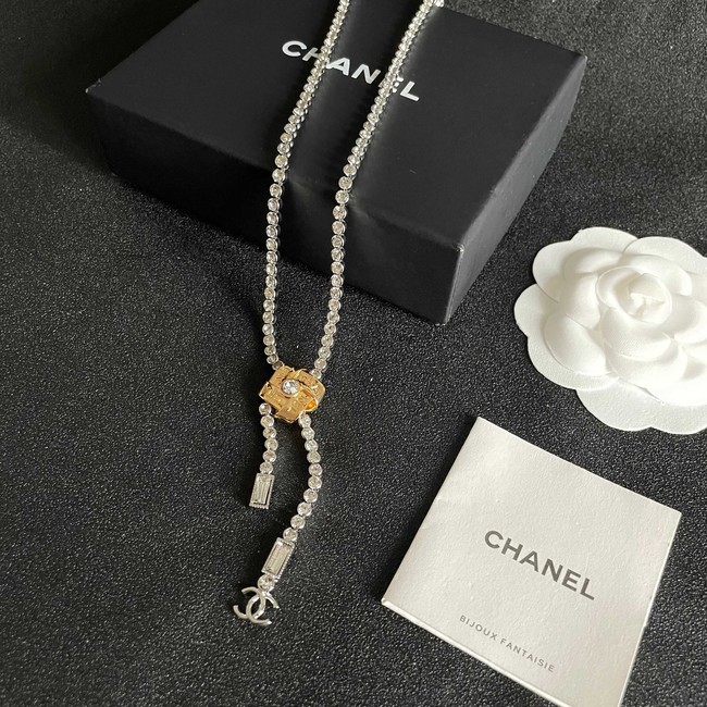 Chanel necklace CE82001