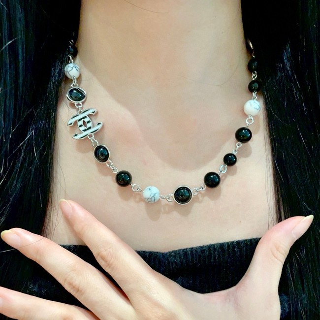 Chanel necklace CE82004