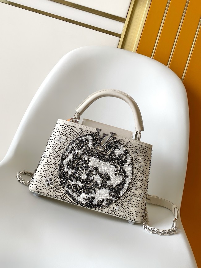 Louis Vuitton Capucines BB M12978 cream
