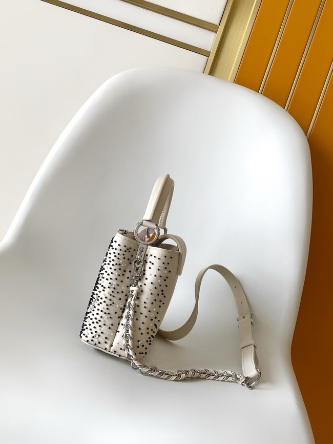 Louis Vuitton Capucines MINI M12977 cream
