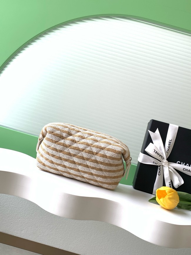 CHANEL Zipped Case AP4990 Beige & Light Beige