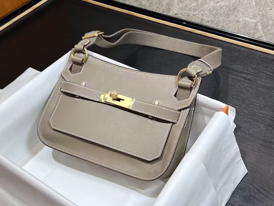 Hermes Jypsiere 31CM Shoulder Bag Calfskin Leather H0880 gold tone