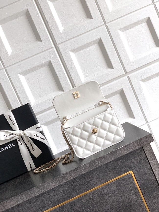Chanel Clutch With Chain AP4975 white