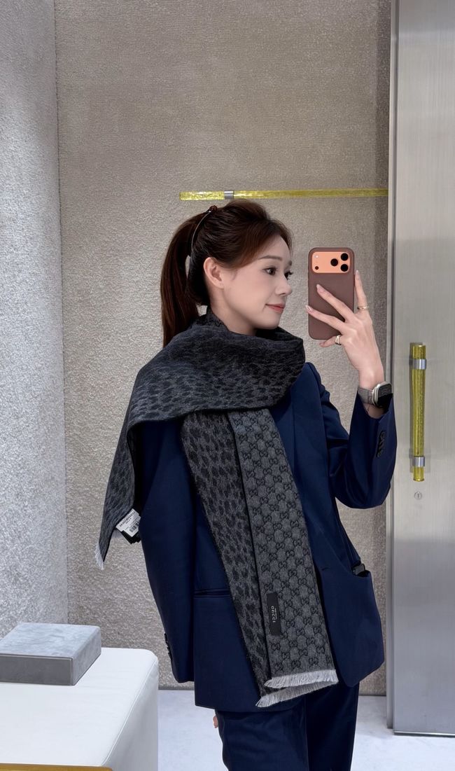 Gucci Reversible Cashmere scarf A005HK-2