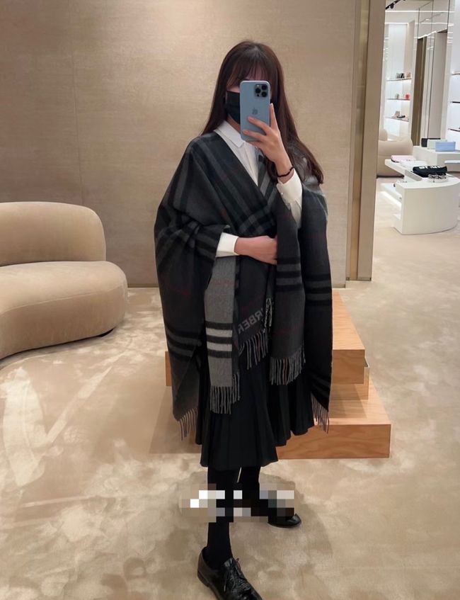 Burberry Cashmere cape BU0032-1